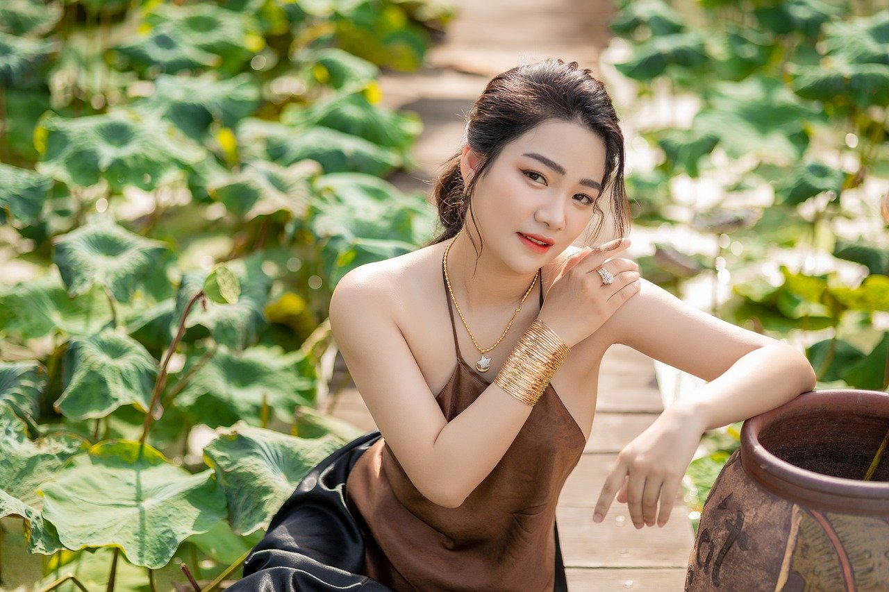 FEMALE ESCORTS MALAYSIA