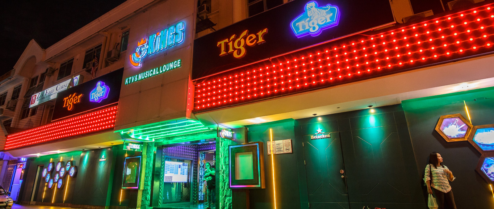 Malaysian Night Life | Malaysia Tourist Information - Best Things To See And Do KL Night Life